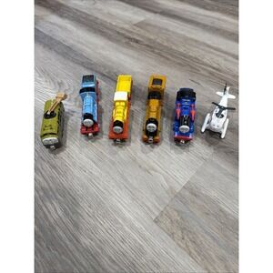 Thomas & Friends Take N Play Train MAGNETIC Murdoch,  Molly Tender - 9 Pieces